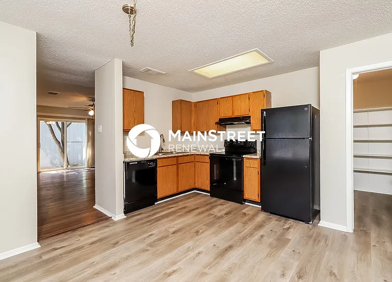 6846 Columbia Ridge Dr — Photo 6