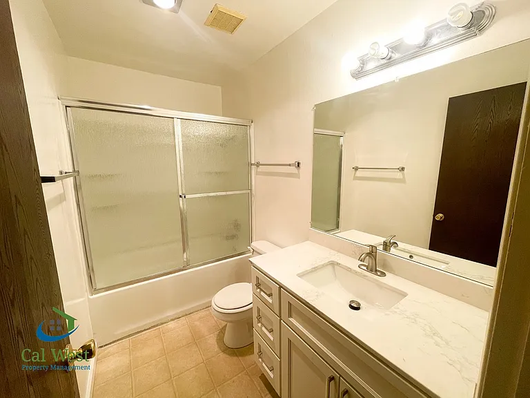 16800 Barnell Ave #14 — Photo 12