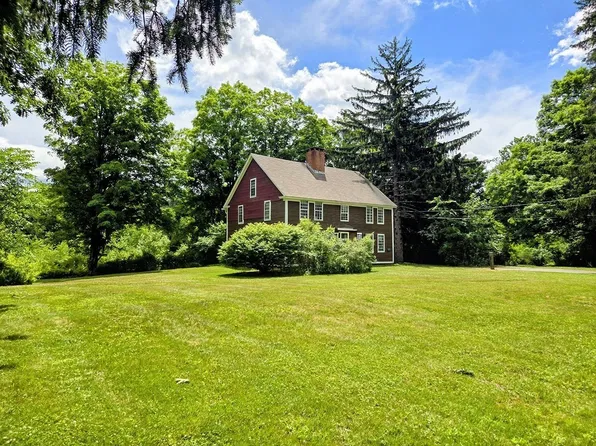 24 Brookfield Rd, Brimfield, MA 01010