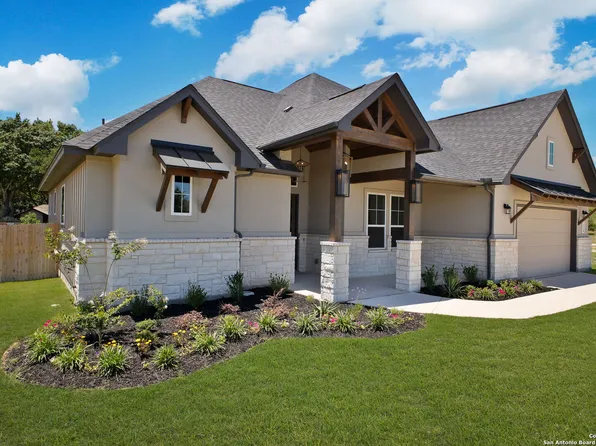 124 Allen Ave, Castroville, TX 78009