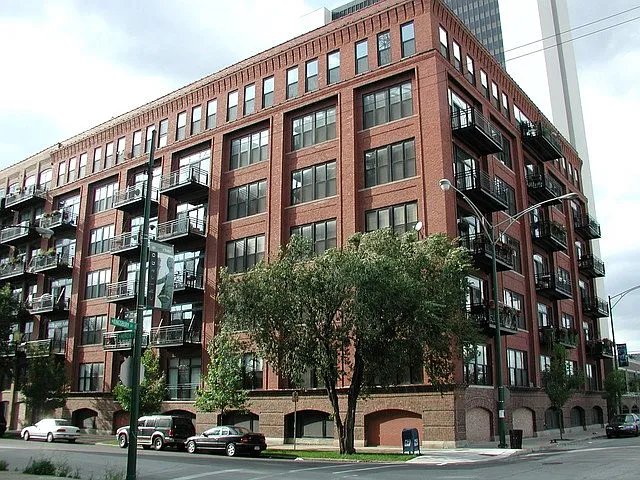 520 W Huron St APT 212 photo 1