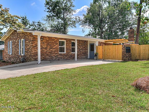 4th image of 4380 Roxbury Drive