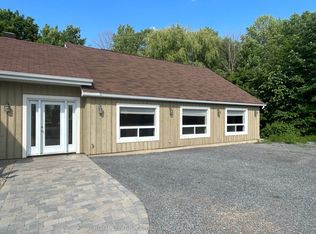 2487 Huntley Rd #B, Ottawa, ON K2S1B8