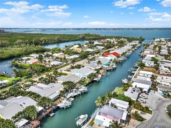 102 Aqua Ra Dr, Jensen Beach, FL 34957