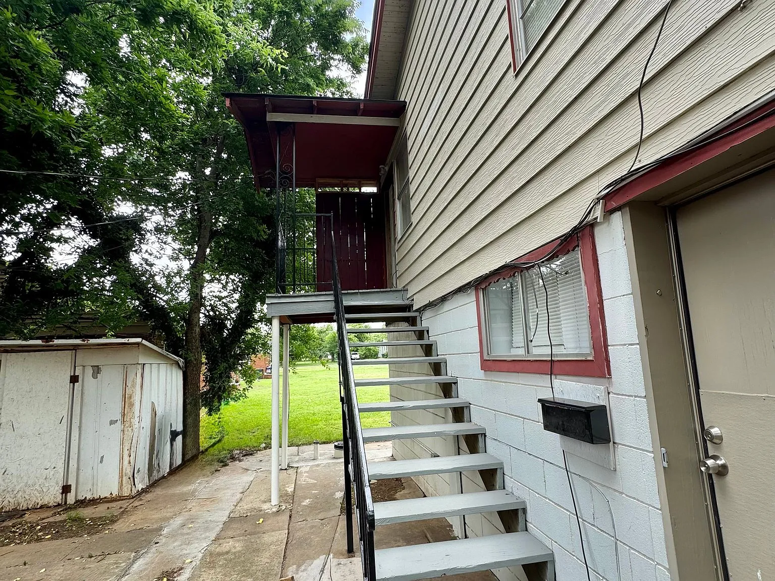 Cozy 2 Bed/1 Bath Single Family Upstairs Apartment in Oklahoma City - Available 6/11 - $895/mo — Photo 2