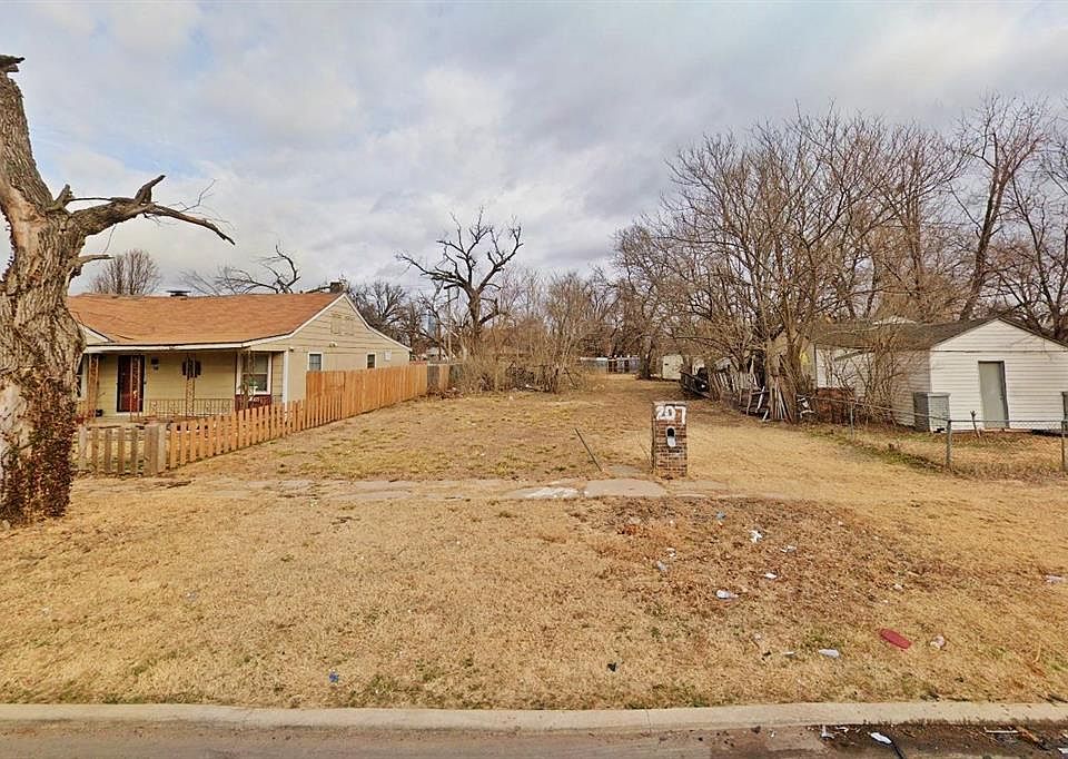 1st image of 207 SE 23rd St #34