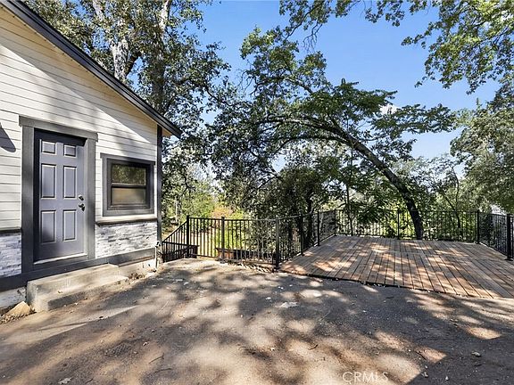 5th image of 437 Forni Rd