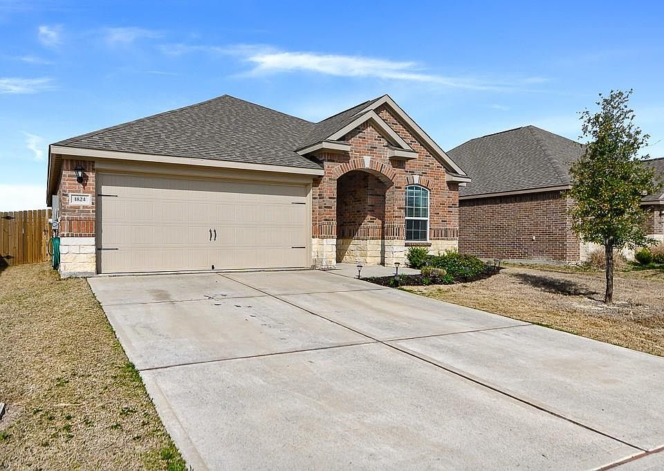 1st image of 1824 Olive Ln