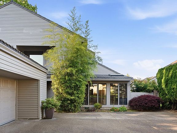 3rd image of 6865 Country View Ct N