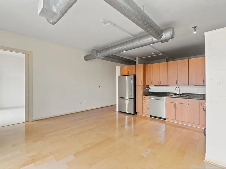 811 4th St NW #1110 — Photo 4