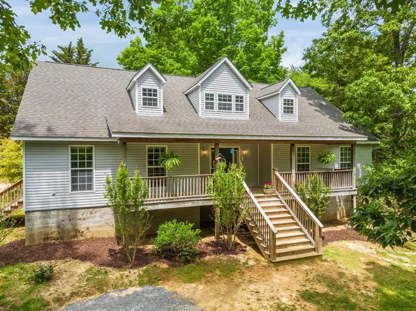32 Franks Rd, Lookout Mountain, GA 30750