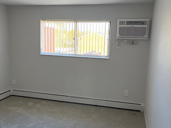 5th image of 223 Villa Ln