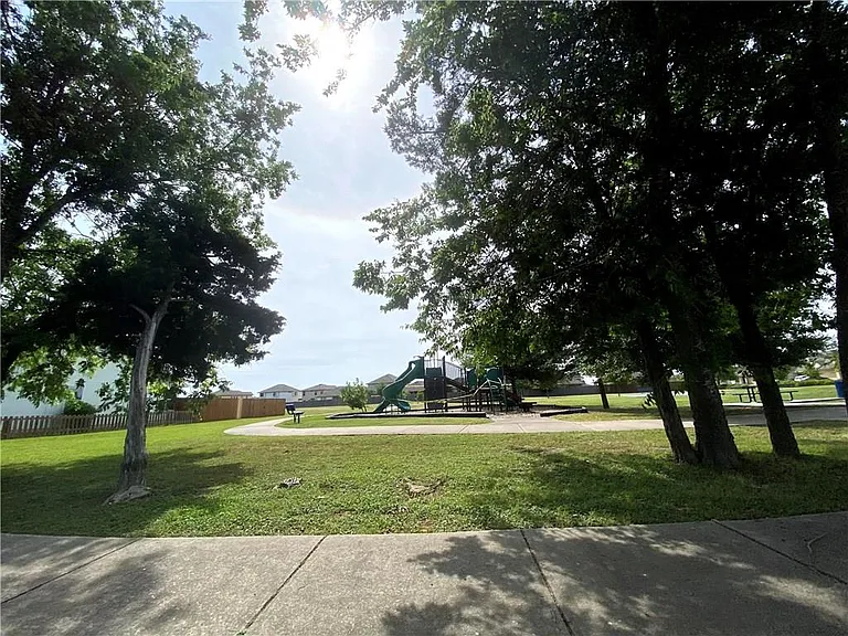 12817 Chime Dr — Photo 17