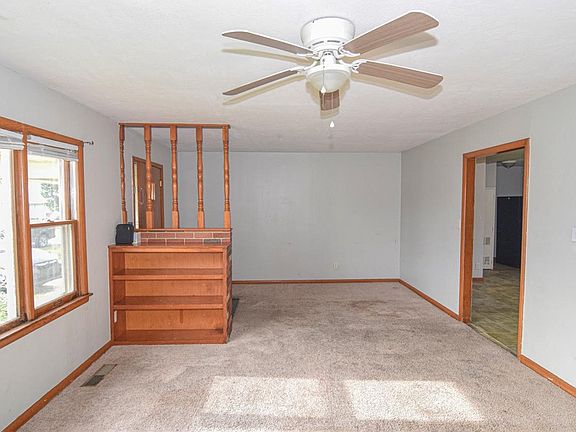 3rd image of 215 S 13th Pl
