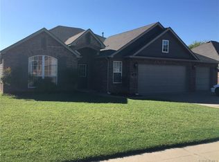 5308 S Barr Dr W, Sand Springs, OK 74063