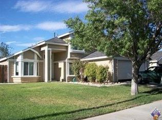 1601 Arnica Ln, Lancaster, CA 93535