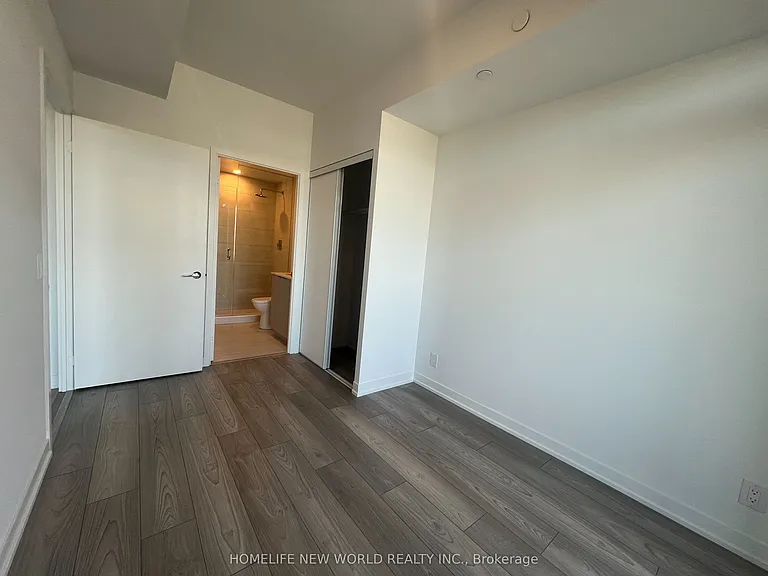 285 Dufferin St #811 — Photo 4