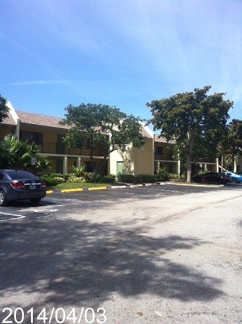 1st image of 812 Meadows Cir #812