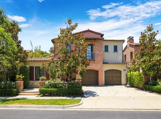 26 Woods Trl, Irvine, CA 92603