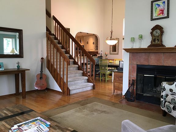 4th image of 378 Buchanan Ct