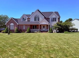 30 Ashwood Ln, Orchard Park, NY 14127