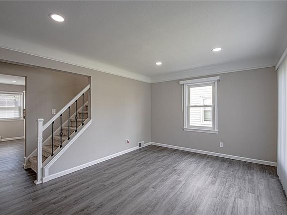 3rd image of 2927 Klusner Ave