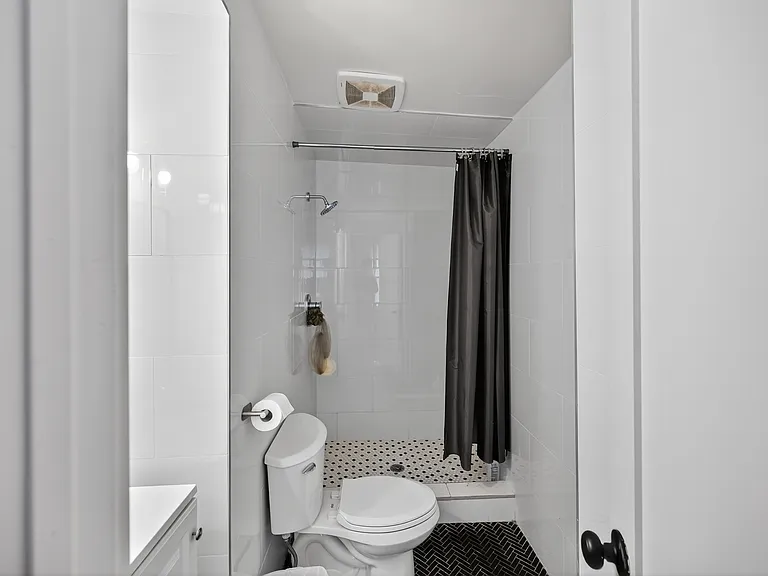 1112 Garnett Pl #1 — Photo 17