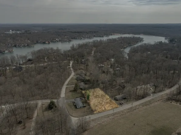 7165 Sweetwater Dr, Nineveh, IN 46164