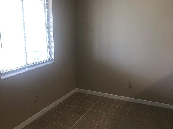 4th image of 4184 Mount Vernon Ave #0