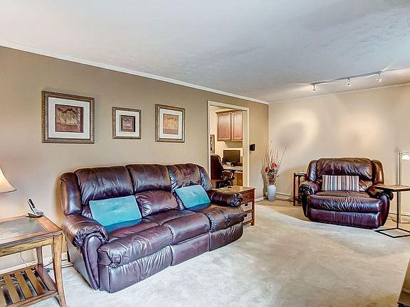 4th image of 816 Cedarhill Dr