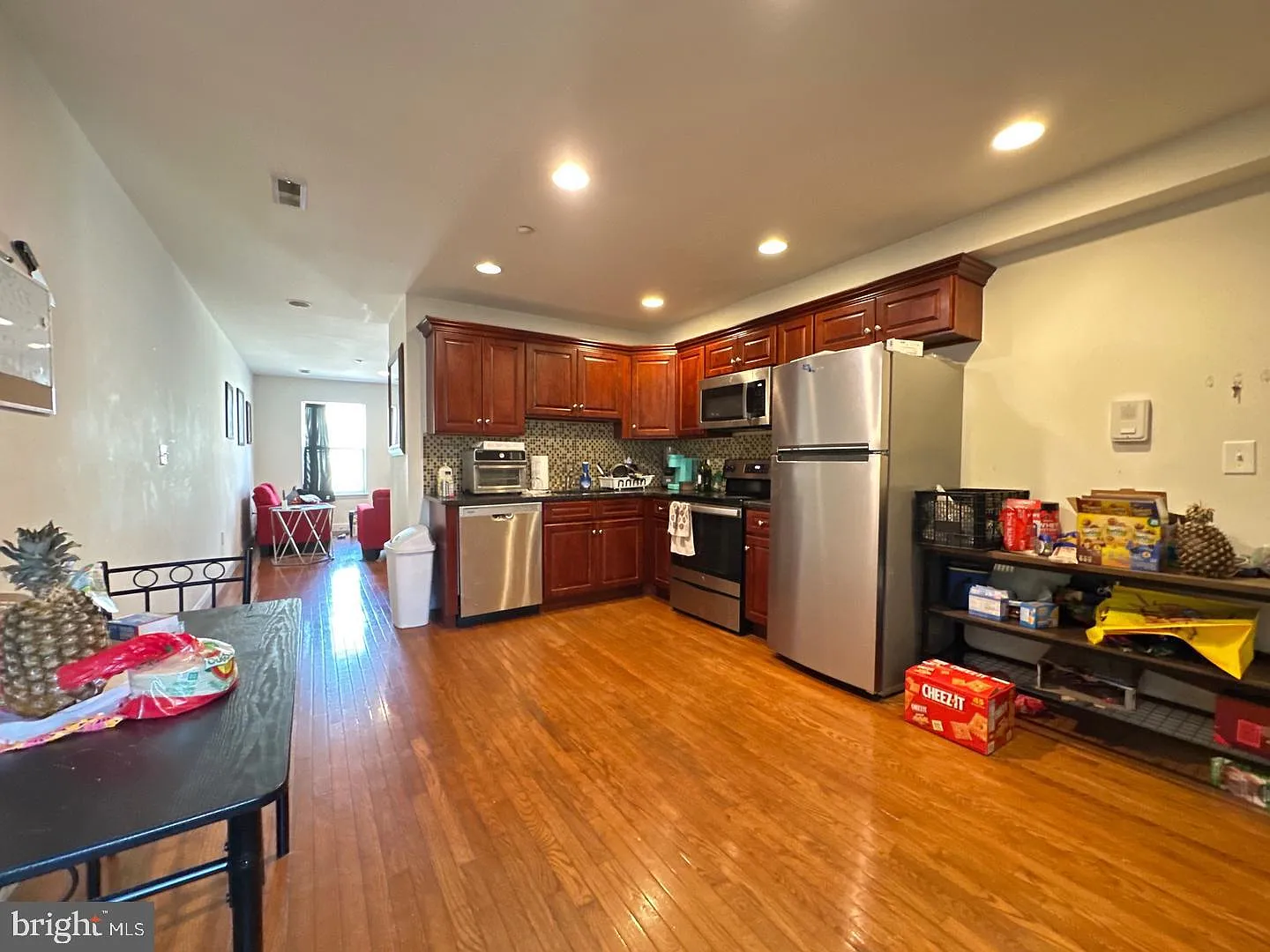 4 bed, 2.0 bath, 1400 sqft, $2,100 — Photo 1