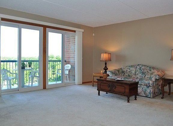 4th image of 6701 N Milwaukee Ave APT 509