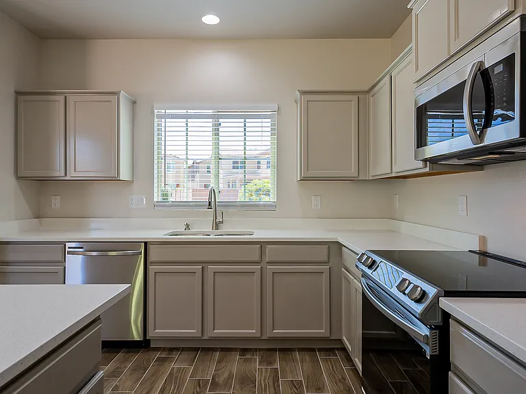 10984 E Midnight Moon Ln — Photo 2