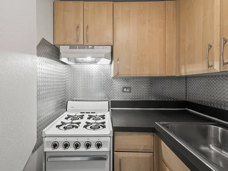 Aperture Apartments — Photo 40