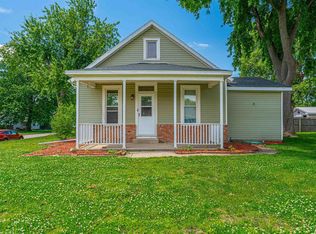 228 Willard Ave, Lincoln, IL 62656