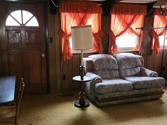 5th image of 11121 McKinney Rd