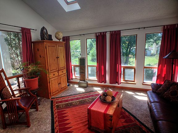 Main level living room