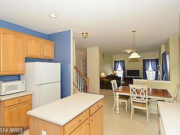 5th image of 8805 Grantham Ct