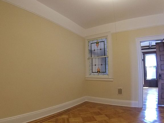 4th image of 1522 Putnam Ave #1A