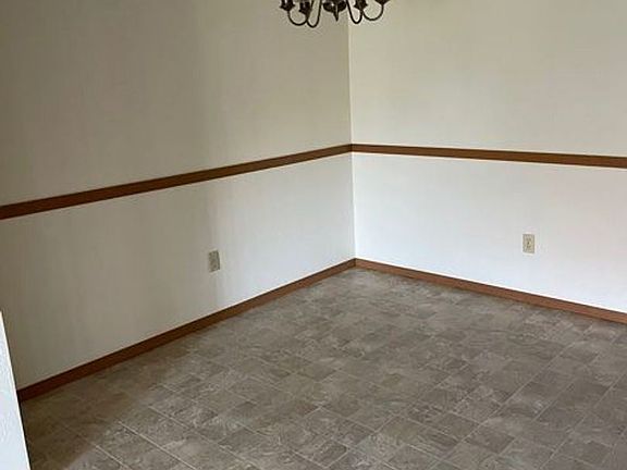 4th image of 445 Laverne Dr APT 7