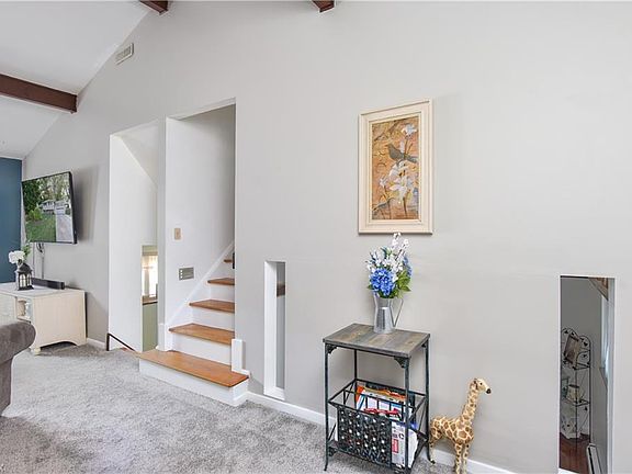 4th image of 5340 Devon Dr