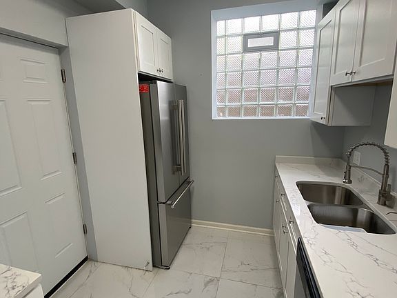 5th image of 7430 S Kenwood Ave #3A