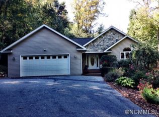 358 Presidential Dr, Waynesville, NC 28786