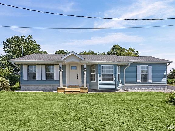 2nd image of 3021 Carlyle Ave