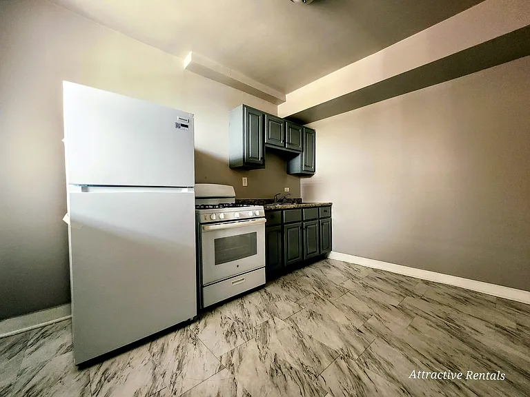 1615-17 W 78th St #2 — Photo 10