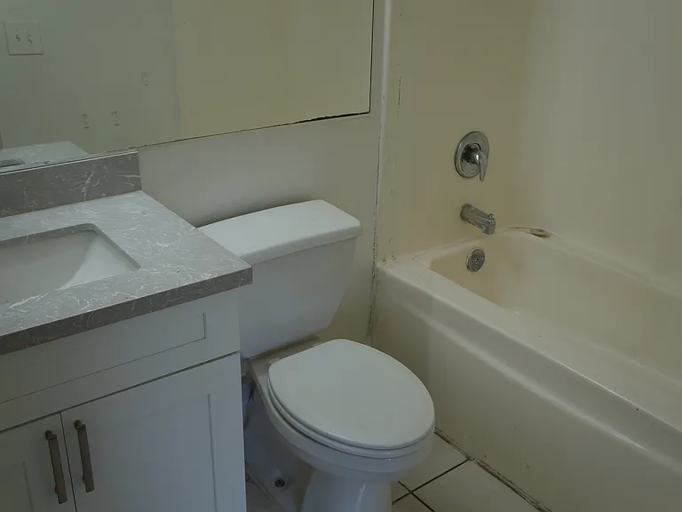 4051 Weyer St — Photo 10