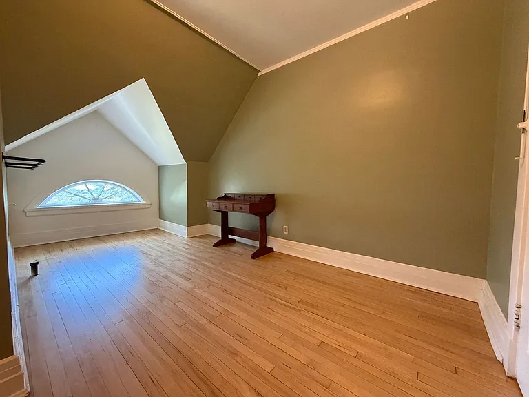 2307 E Superior St #3 — Photo 18