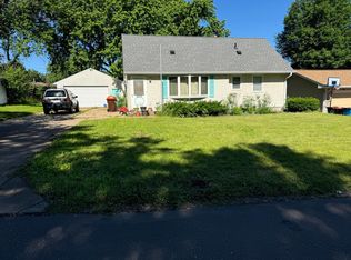 2255 Craig Pl, Saint Paul, MN 55109