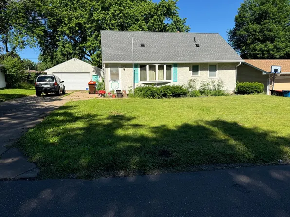 2255 Craig Pl, Saint Paul, MN 55109