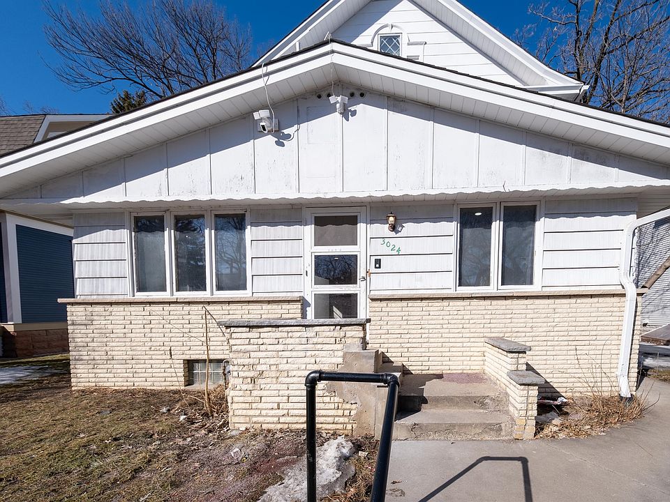1st image of 3024 Knox Ave S #1